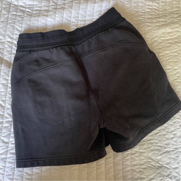 lululemon scuba short HR - Picture 4 of 4